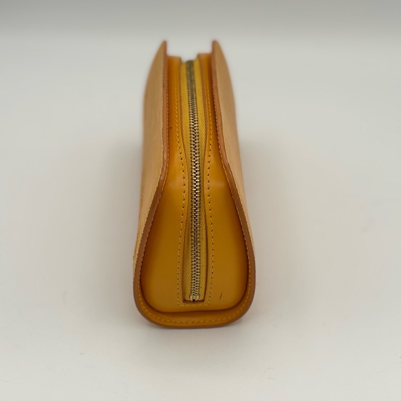 Louis Vuitton Dauphine Clutch Bag - Picture 3 of 10